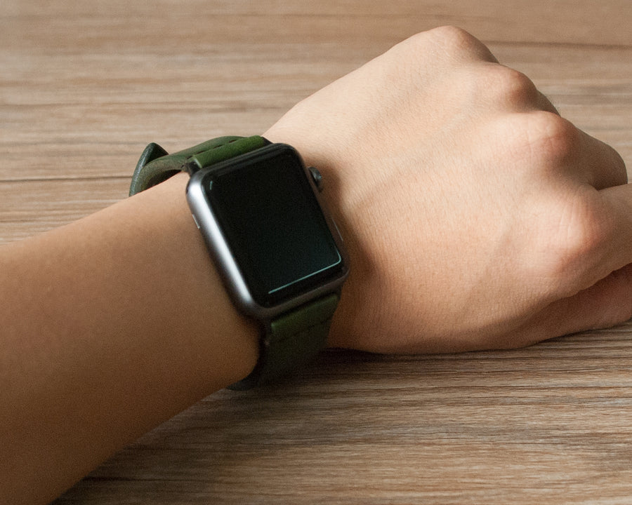 Emerald green leather Apple Watch band by TRIM, close-up