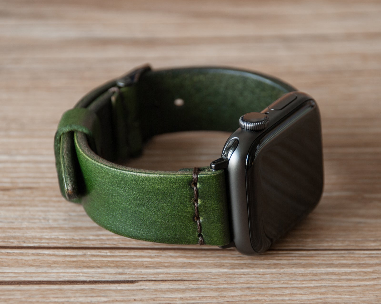 Handmade Emerald green leather Apple Watch band by TRIM