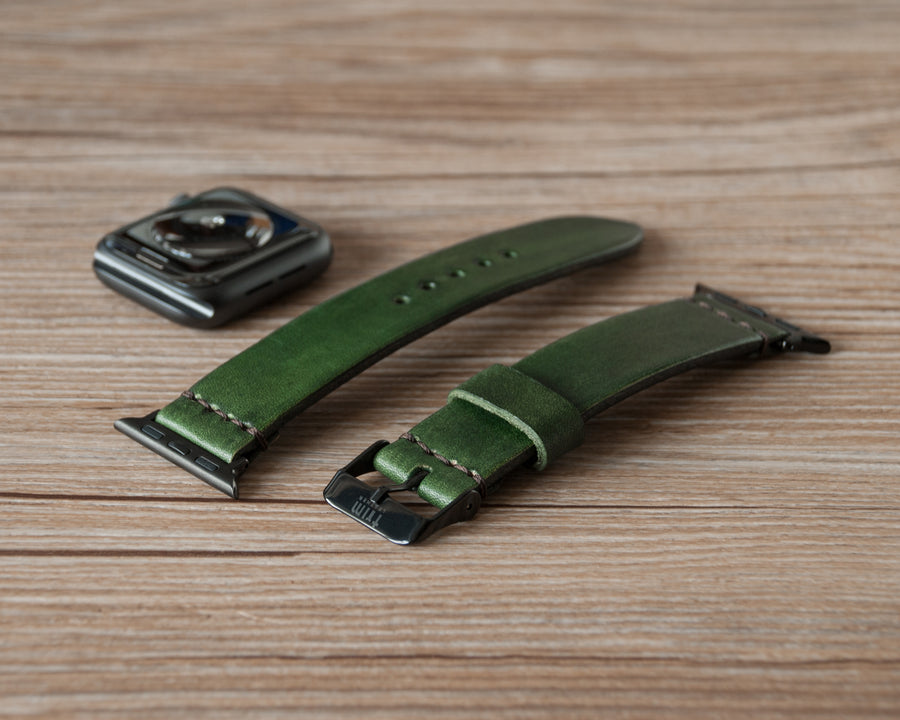 Handmade Emerald Apple Watch band showing oil-waxed cowhide texture